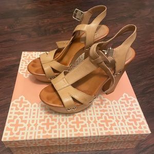 Gianni Bini Blockout Platform Sandal